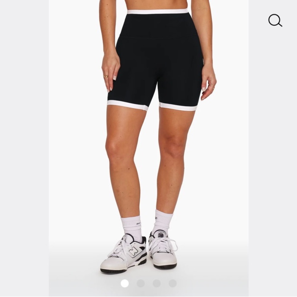 Set active contrast biker shorts